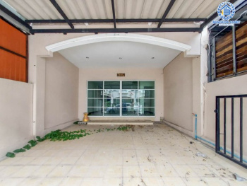 บ้านเดี่ยวมือสอง ม.โมเดิร์นทาวน์  เอกชัย46 เนื้อที่กว่า 18.8 ตร.ว. ฟังก์ชันครบ 4 ห้องนอน 4 ห้องน้ำ 3 ที่จอดรถ บนทำเลเดินทางสะดวก เข้าสู่ใจกลางเมืองได้อย่างสะดวกสบายเชื่อมต่อทวีวัฒนา, ถนนพุทธมณฑลสาย3, ถนนเพชรเกษม ใกล้รถไฟฟ้าสายสีน้ำเงิน "สถานีภาษีเจริญ"